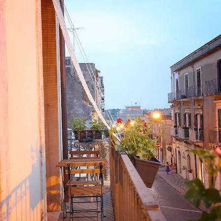 Dal Commediante Terrace In Historic Center Affittacamere