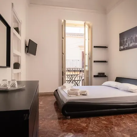 Affittacamere Dal Commediante Terrace In Historic Center 4*
