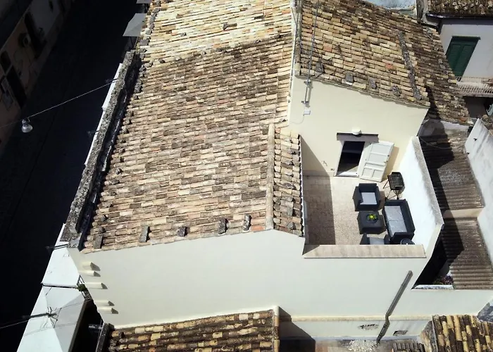 Dal Commediante And 4* Noto