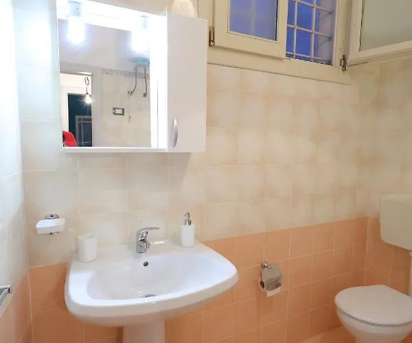 Dal Commediante And Affittacamere