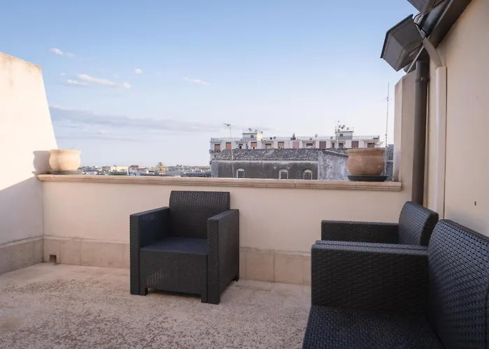 Dal Commediante And 4* Noto